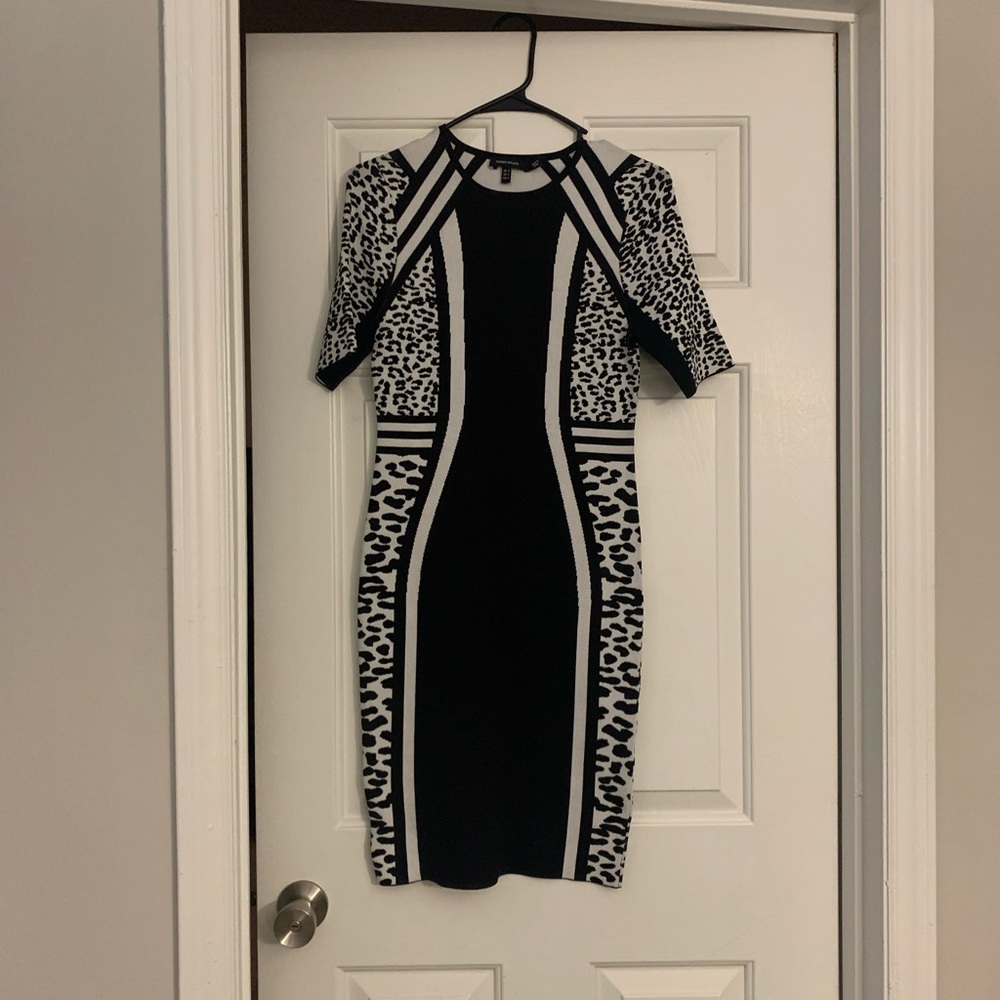 Karen Millen bodycon dress.  Never worn. Size Smal